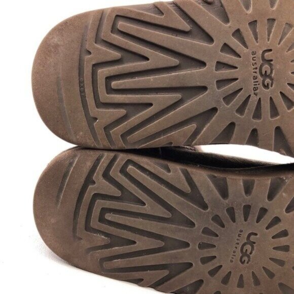 UGG Australia Bailey Button Triplet Sheepskin Winter Boots 8 - Picture 10 of 13